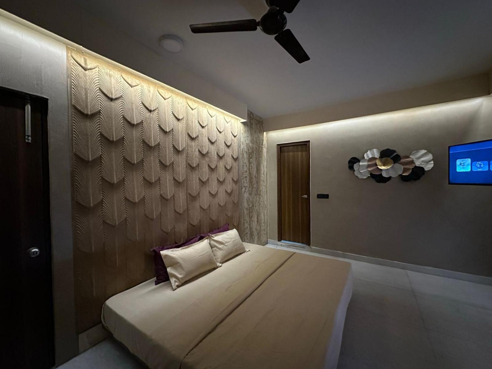 Desire Courtyard *